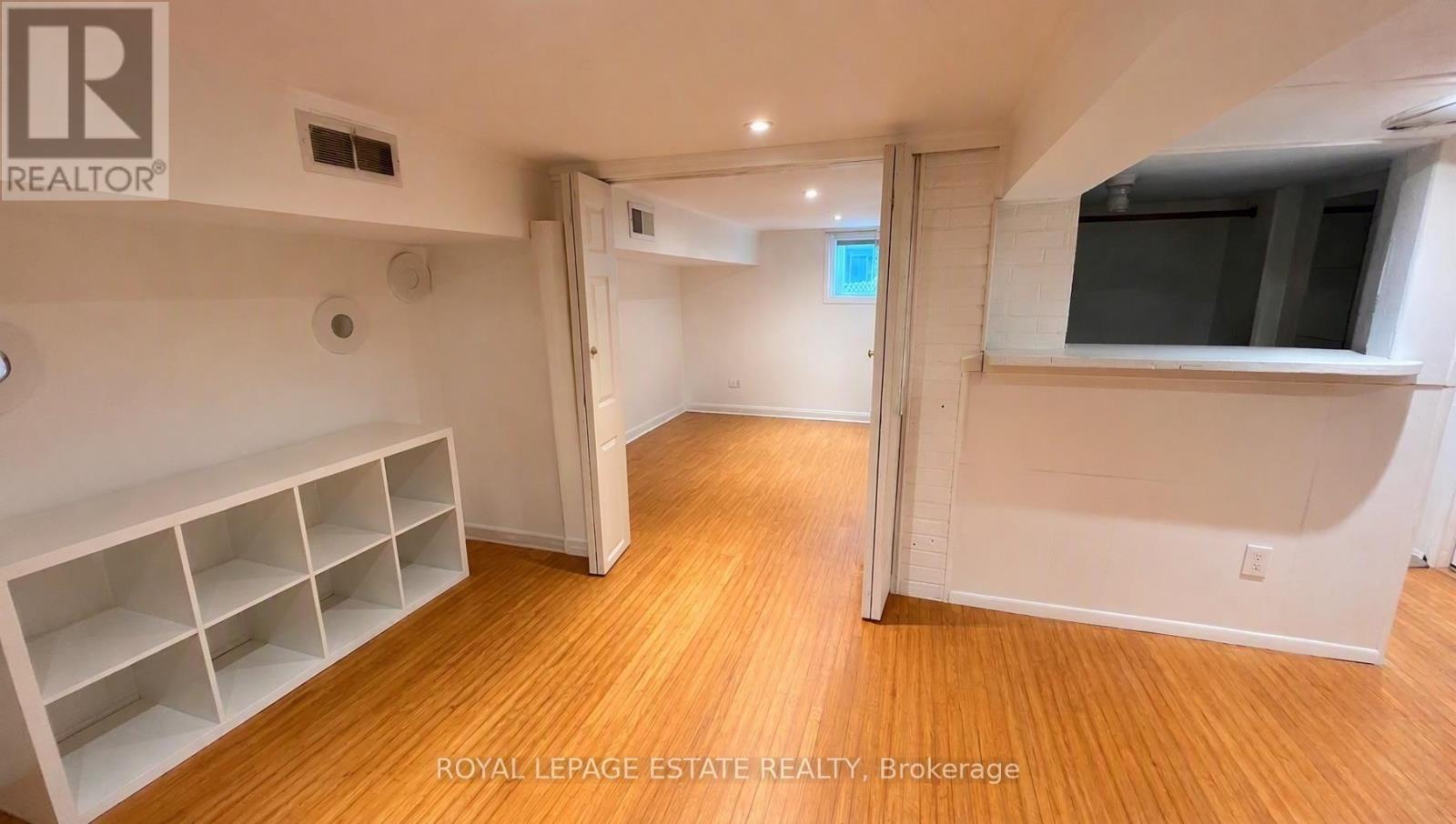 372 Victoria Park Avenue, Toronto, Ontario  M4E 3S8 - Photo 9 - E13596180