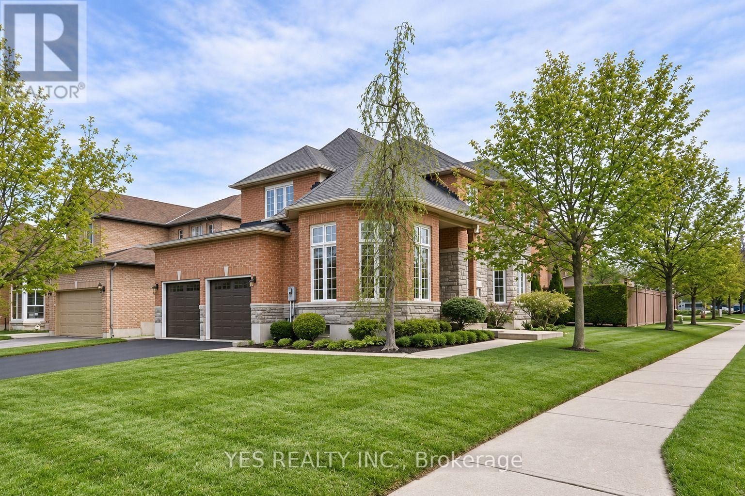17 SNOWCAP ROAD, Brampton, Ontario