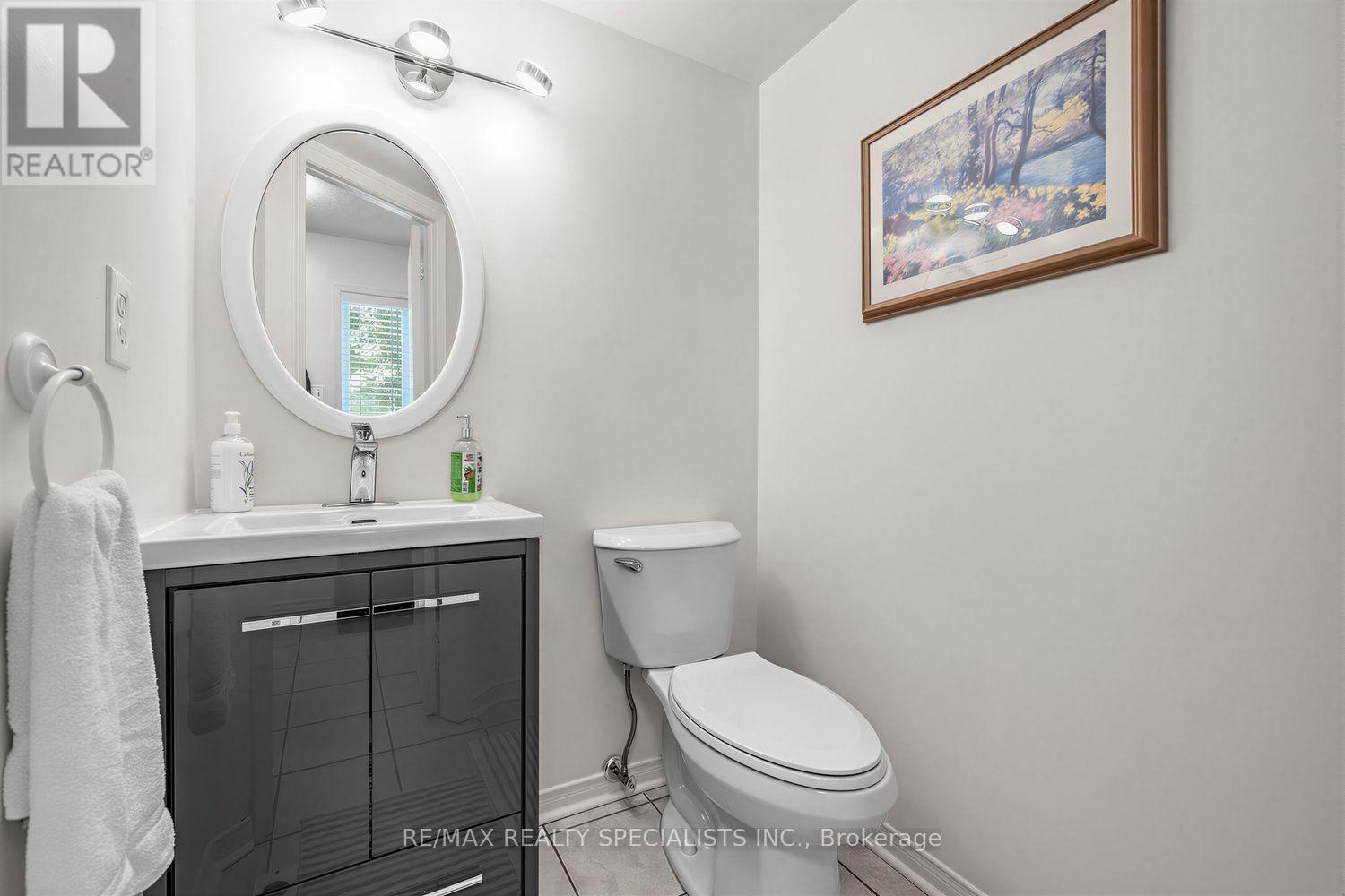 1152 West Shore Drive, Mississauga, Ontario  L5E 3H8 - Photo 16 - W13777004