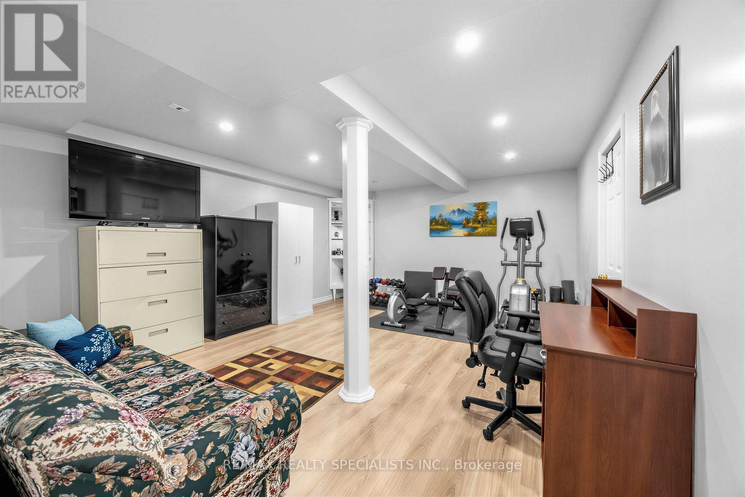 1152 West Shore Drive, Mississauga, Ontario  L5E 3H8 - Photo 24 - W13777004