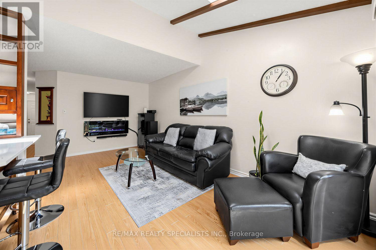 1152 West Shore Drive, Mississauga, Ontario  L5E 3H8 - Photo 6 - W13777004
