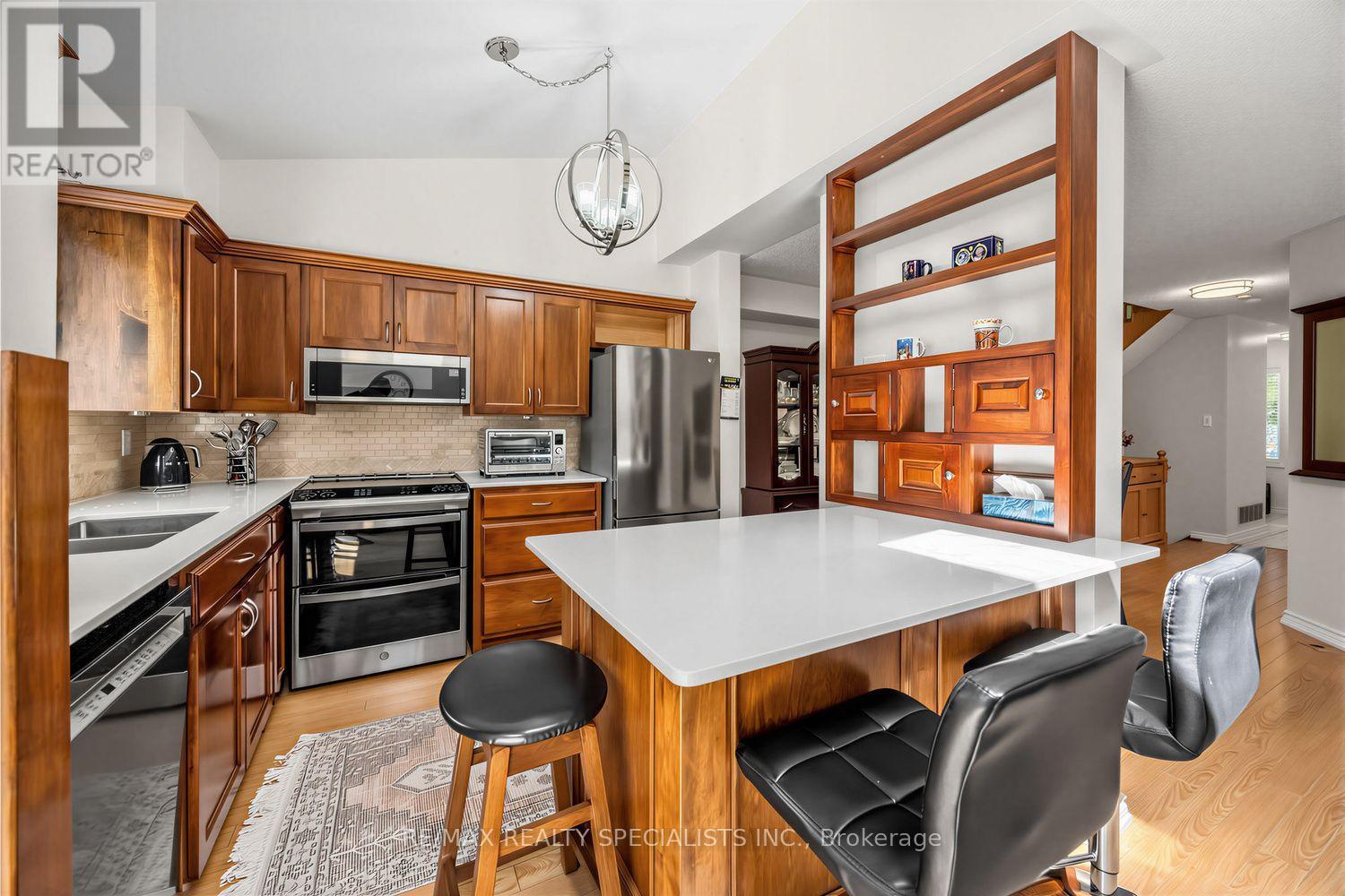 1152 West Shore Drive, Mississauga, Ontario  L5E 3H8 - Photo 8 - W13777004