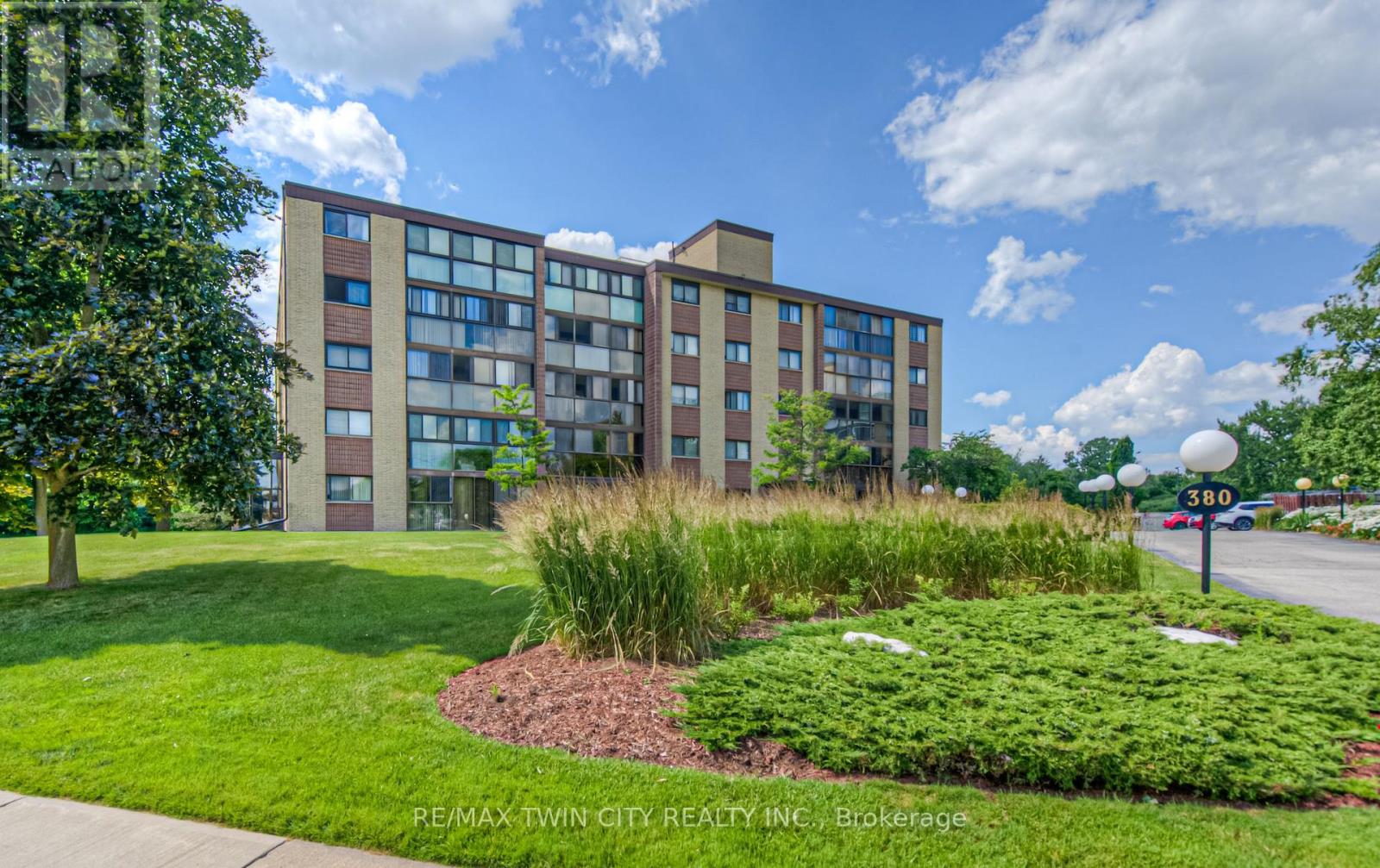 205 - 380 Champlain Boulevard, Cambridge, Ontario  N1R 7J6 - Photo 2 - X13776918
