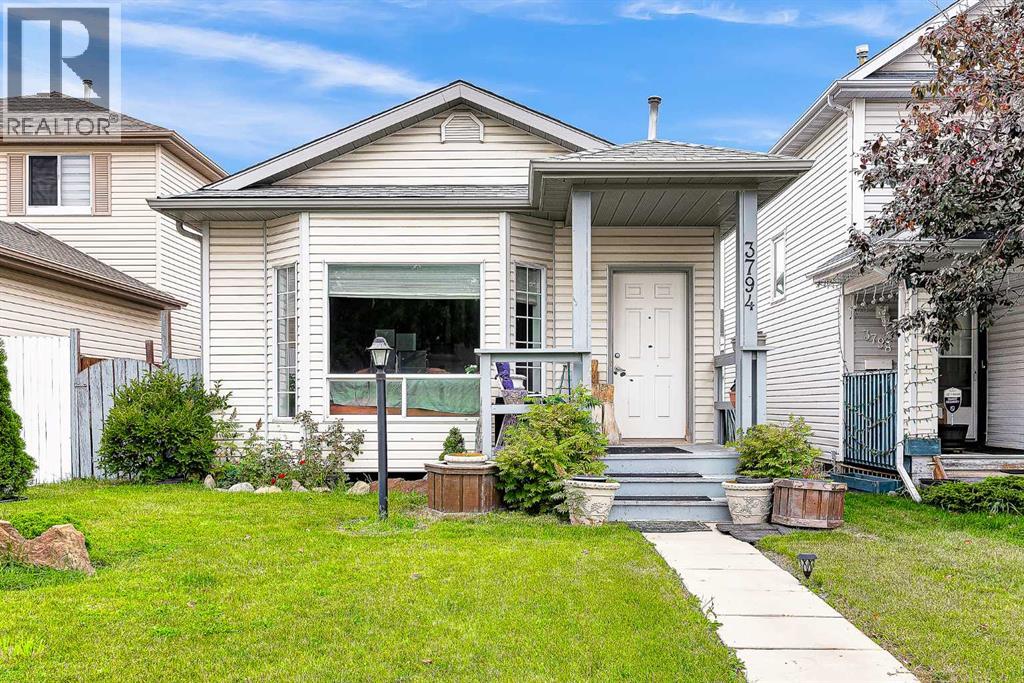 3794 Catalina Boulevard Ne, Calgary, Alberta  T1Y 6Y2 - Photo 2 - A2342806