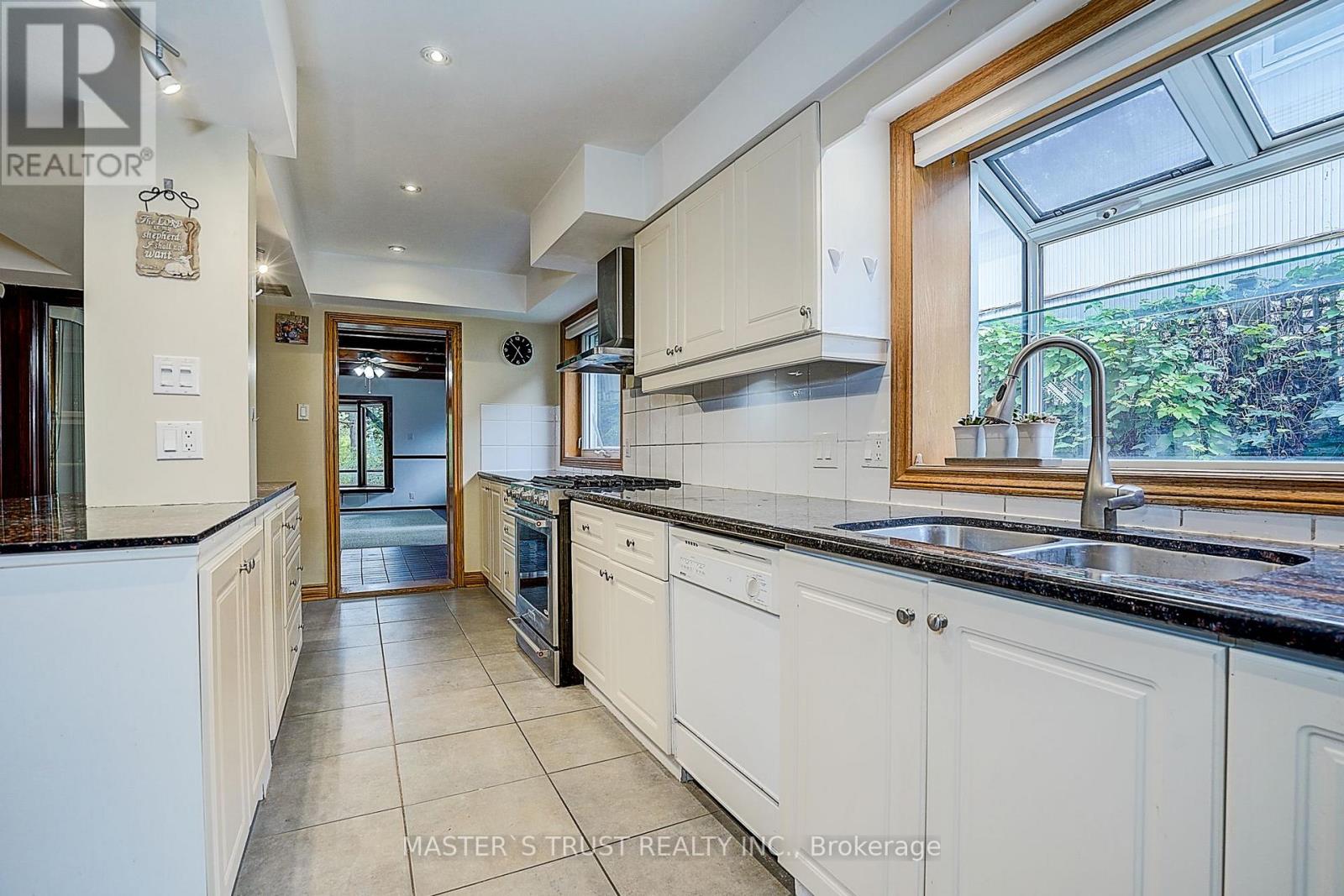 183 Birkdale Road, Toronto, Ontario  M1P 3R9 - Photo 35 - E13733016