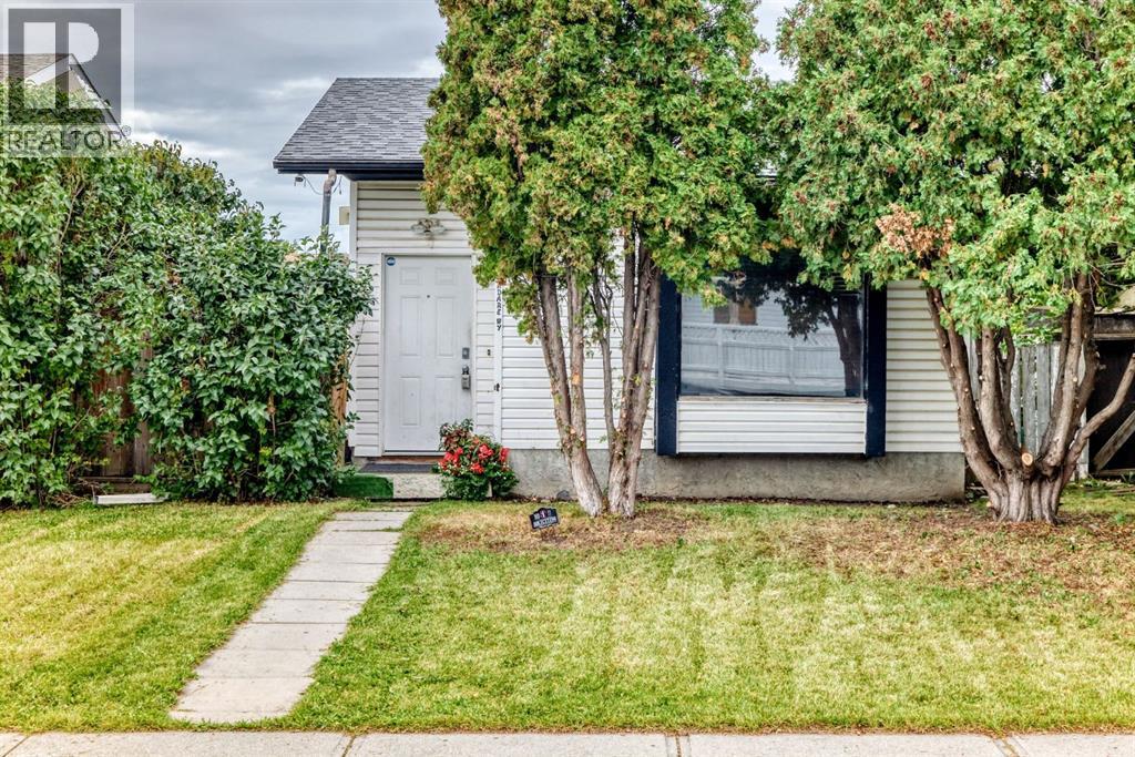 33 Aberdare Way NE, Calgary, Alberta  T2A 6T6 - Photo 1 - A2344844