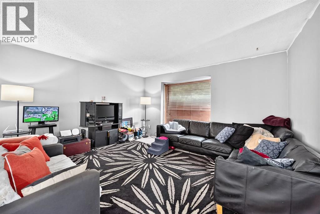 33 Aberdare Way NE, Calgary, Alberta  T2A 6T6 - Photo 12 - A2344844