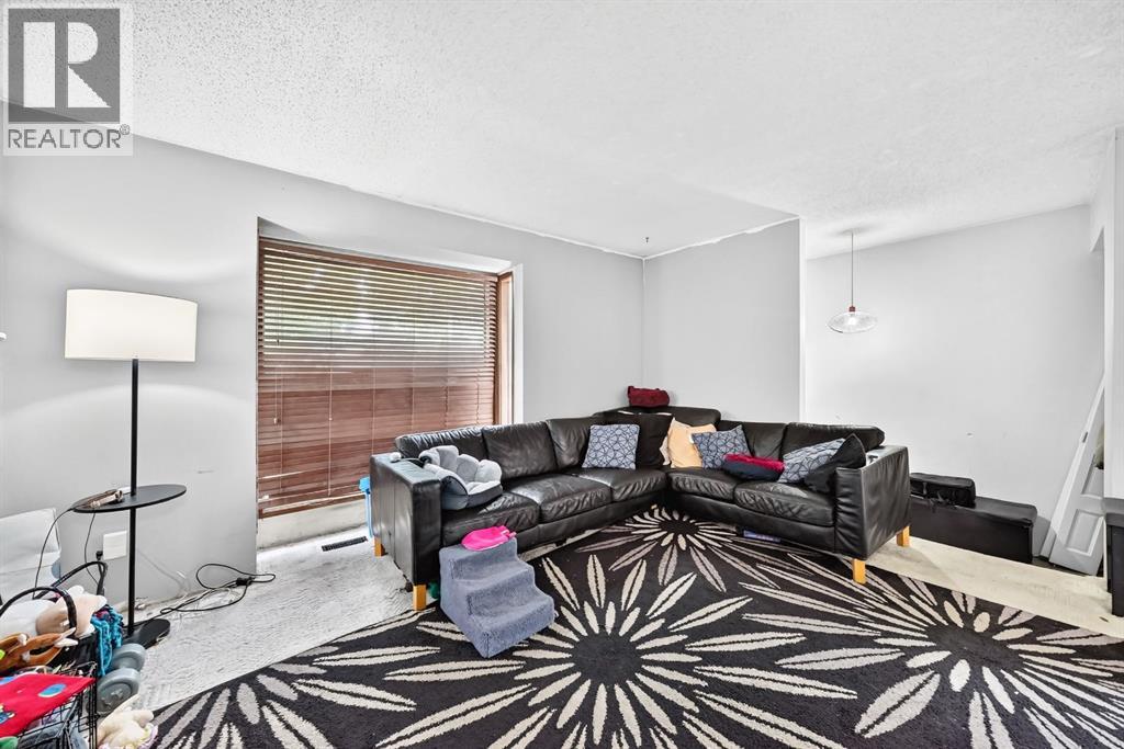 33 Aberdare Way NE, Calgary, Alberta  T2A 6T6 - Photo 13 - A2344844