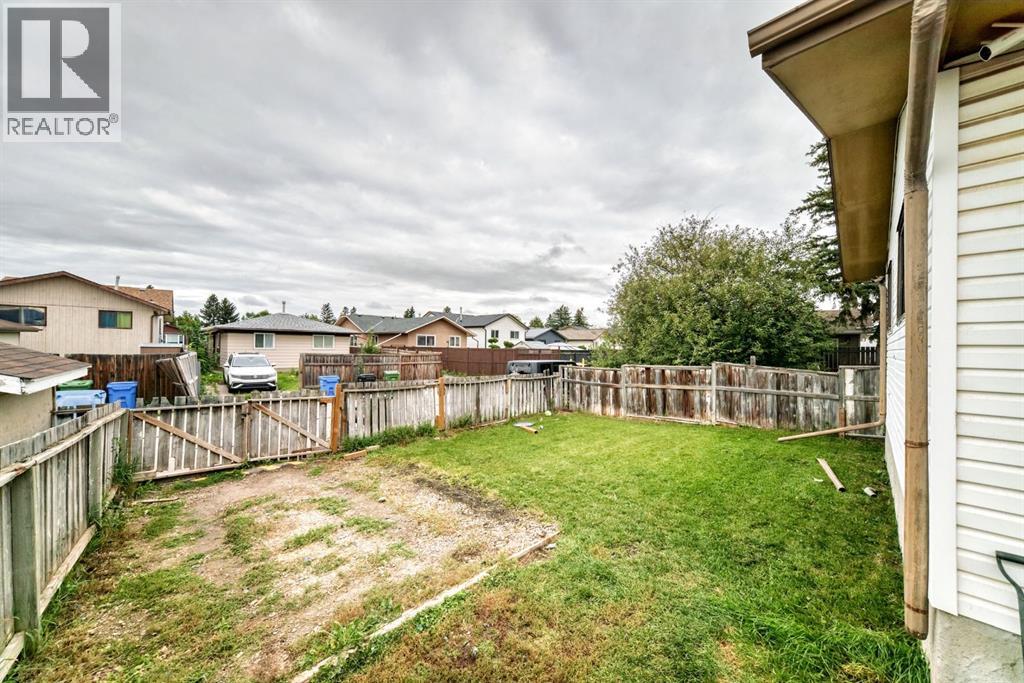 33 Aberdare Way NE, Calgary, Alberta  T2A 6T6 - Photo 24 - A2344844