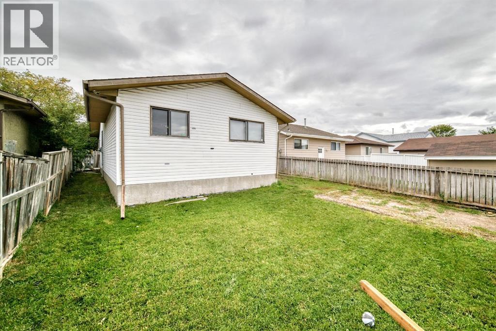 33 Aberdare Way NE, Calgary, Alberta  T2A 6T6 - Photo 25 - A2344844