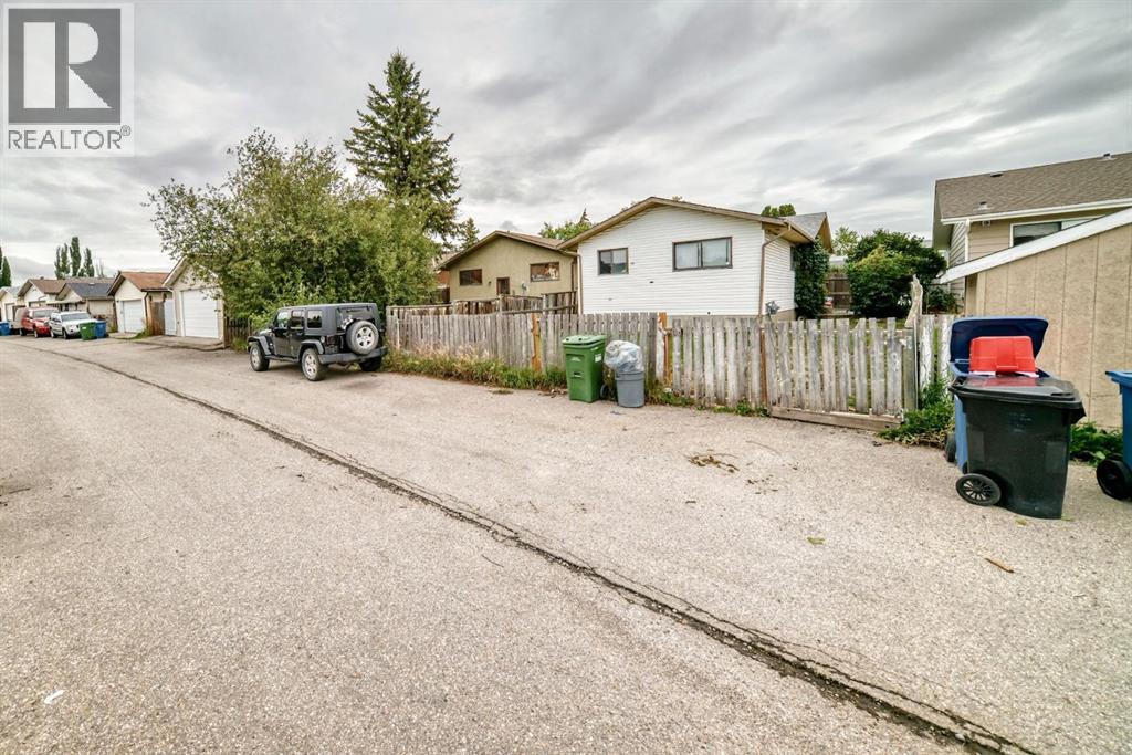 33 Aberdare Way NE, Calgary, Alberta  T2A 6T6 - Photo 27 - A2344844