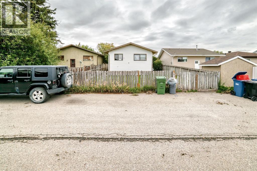 33 Aberdare Way NE, Calgary, Alberta  T2A 6T6 - Photo 28 - A2344844
