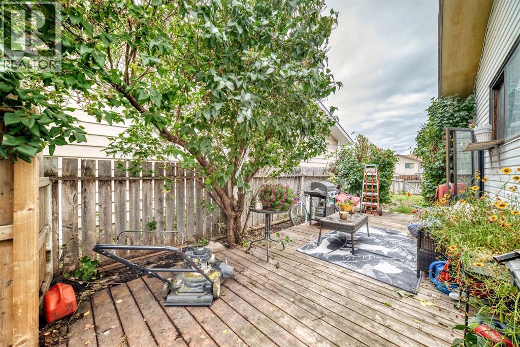 33 Aberdare Way NE, Calgary, Alberta  T2A 6T6 - Photo 9 - A2344844