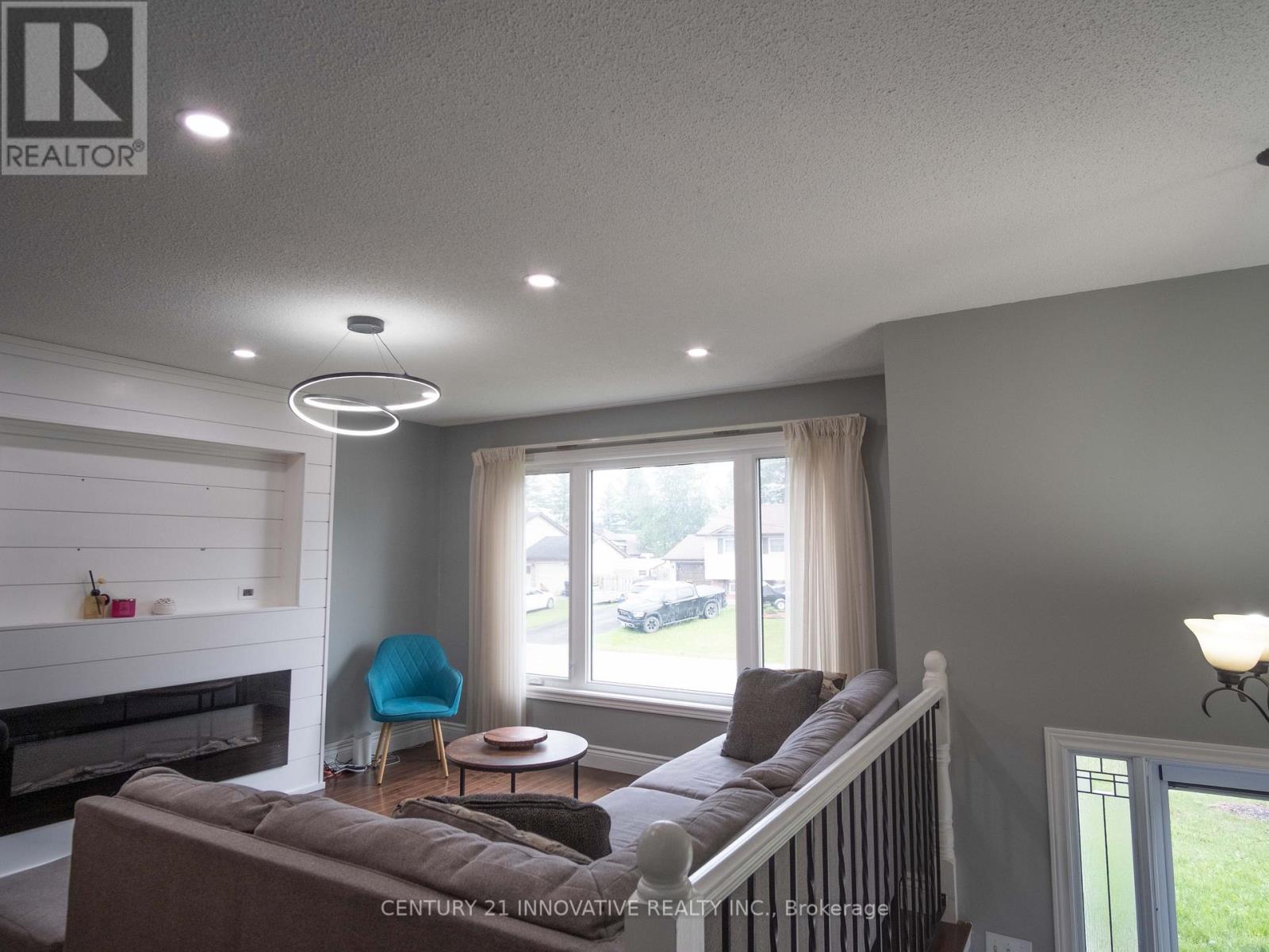 7 Pridham Crescent, Essa (Angus), Ontario  L0M 1B2 - Photo 3 - N13777014