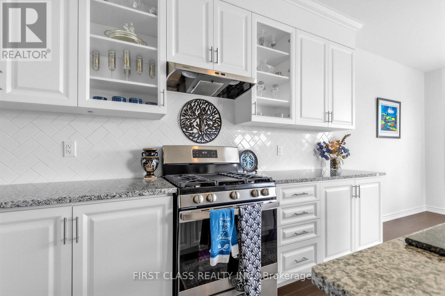 15 Abbey Crescent, Barrie, Ontario  L9J 0W9 - Photo 18 - S13777018