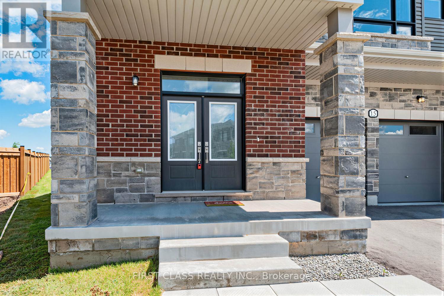 15 Abbey Crescent, Barrie, Ontario  L9J 0W9 - Photo 2 - S13777018