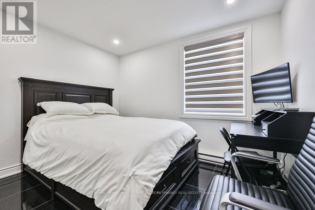 1 - 93 Park Street W, Mississauga, Ontario  L5H 1L2 - Photo 11 - W13777032