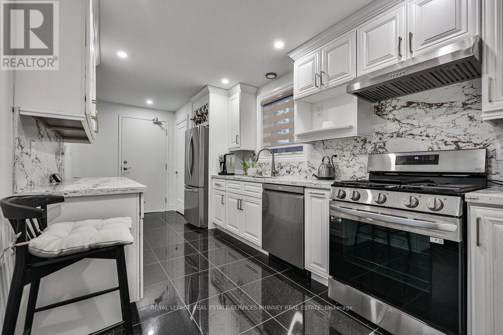 1 - 93 Park Street W, Mississauga, Ontario  L5H 1L2 - Photo 6 - W13777032