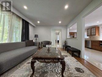 29 Westwood Lane, Richmond Hill, Ontario  L4C 6X4 - Photo 12 - N13768960