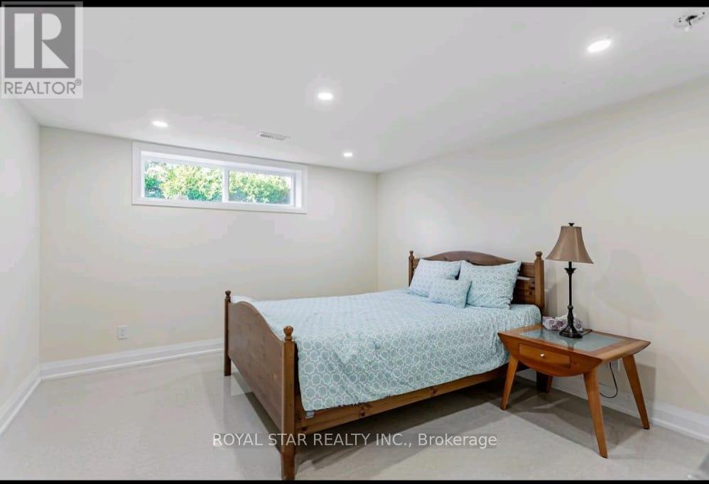 29 Westwood Lane, Richmond Hill, Ontario  L4C 6X4 - Photo 18 - N13768960