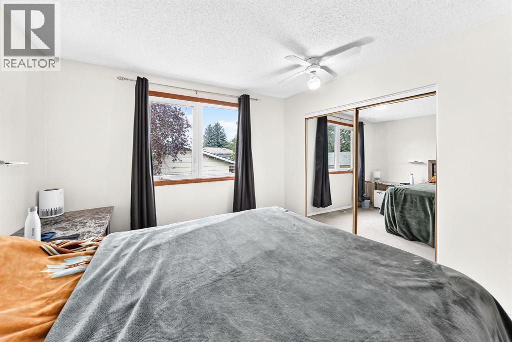 983 Rundlecairn Way NE photo 13