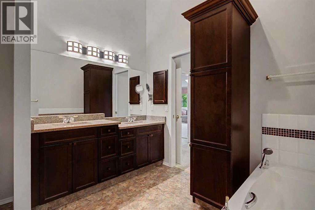 26 Mt Mckenzie Villas Se, Calgary, Alberta T2Z 2P9 - Photo 14 - A2344891
