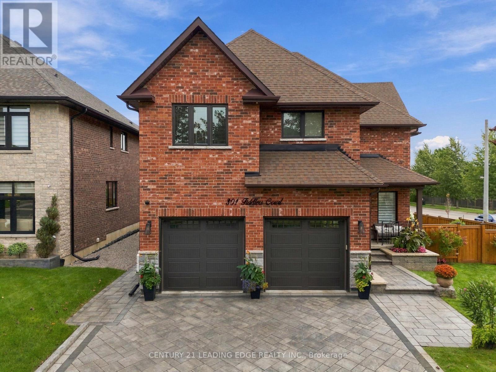 301 Fiddlers Court, Pickering, Ontario  L1V 6P3 - Photo 3 - E13772234