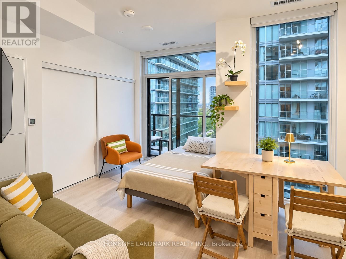 1903 NORTH TOWER - 117 BROADWAY AVENUE, Toronto, Ontario