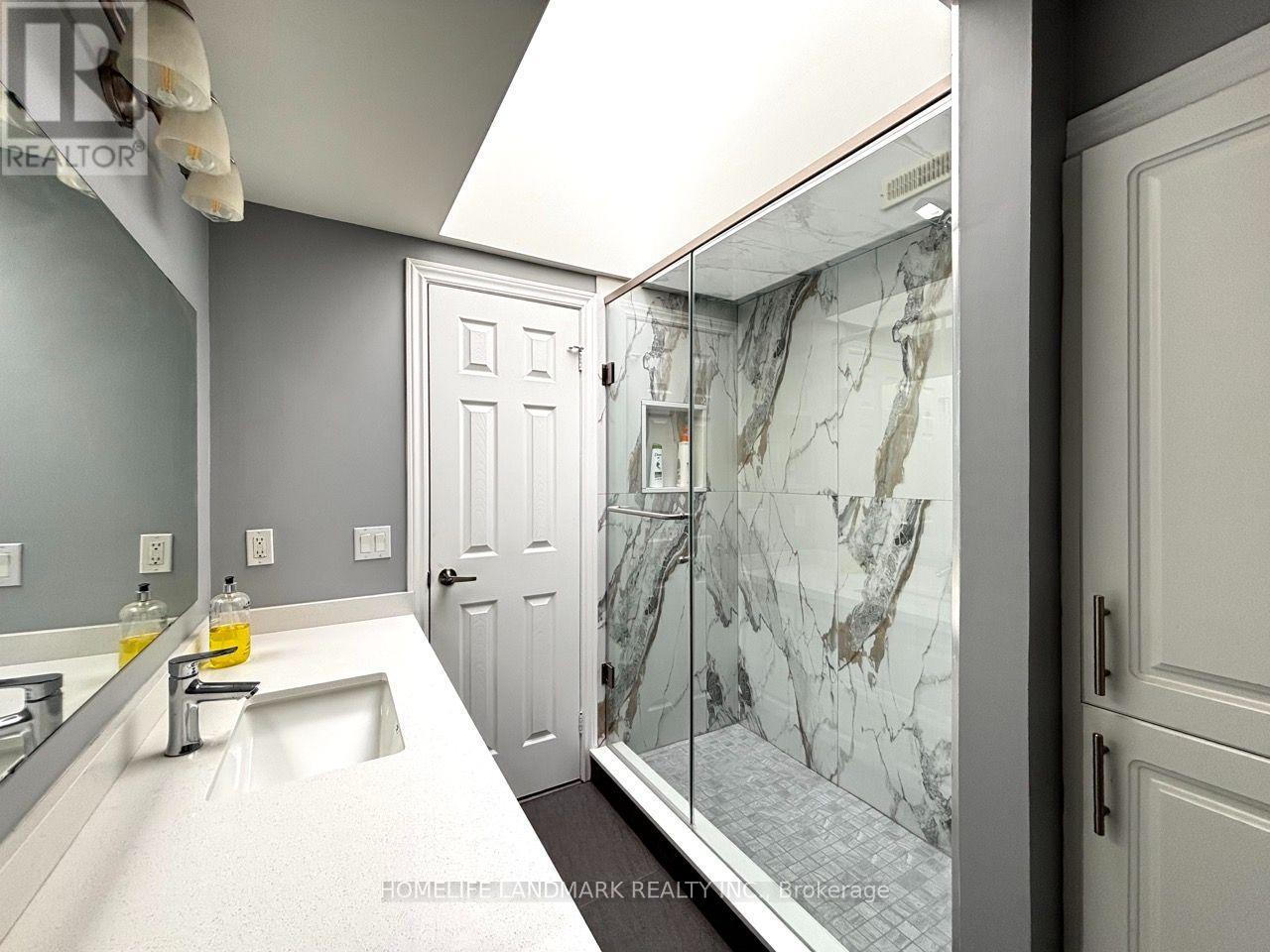 Unit 1 - 3229 Yonge Street, Toronto, Ontario  M4N 2L3 - Photo 17 - C13777070