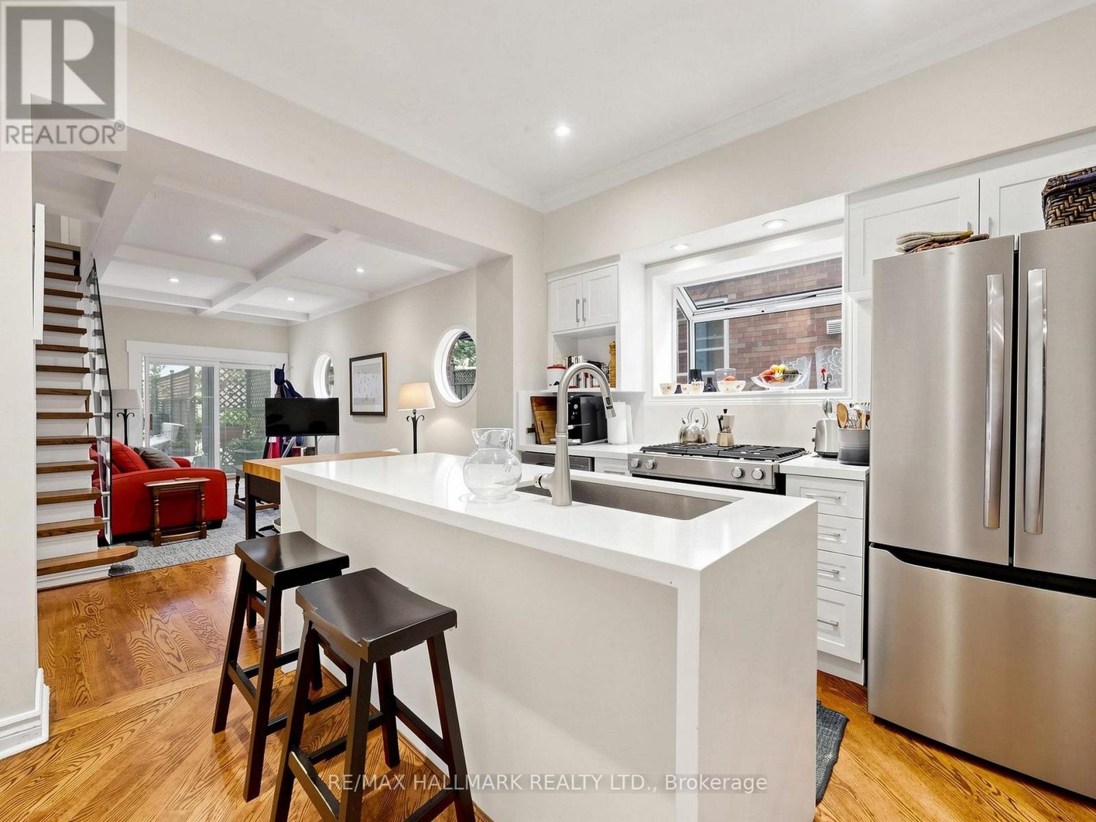 Main/second Floor - 20 Glenfern Avenue, Toronto, Ontario  M4E 1B7 - Photo 16 - E13777056