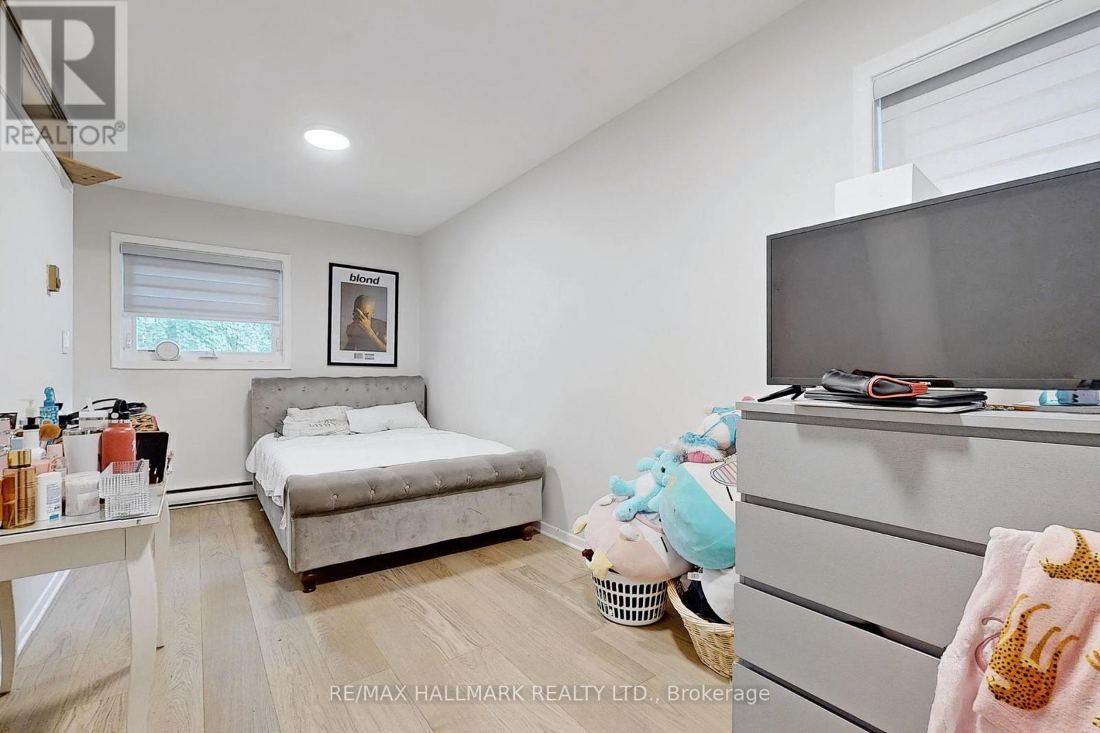 Main/second Floor - 20 Glenfern Avenue, Toronto, Ontario  M4E 1B7 - Photo 24 - E13777056