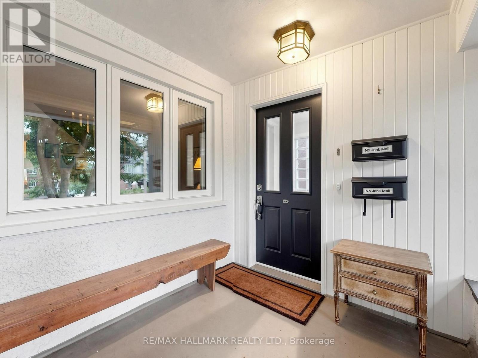 Main/second Floor - 20 Glenfern Avenue, Toronto, Ontario  M4E 1B7 - Photo 3 - E13777056