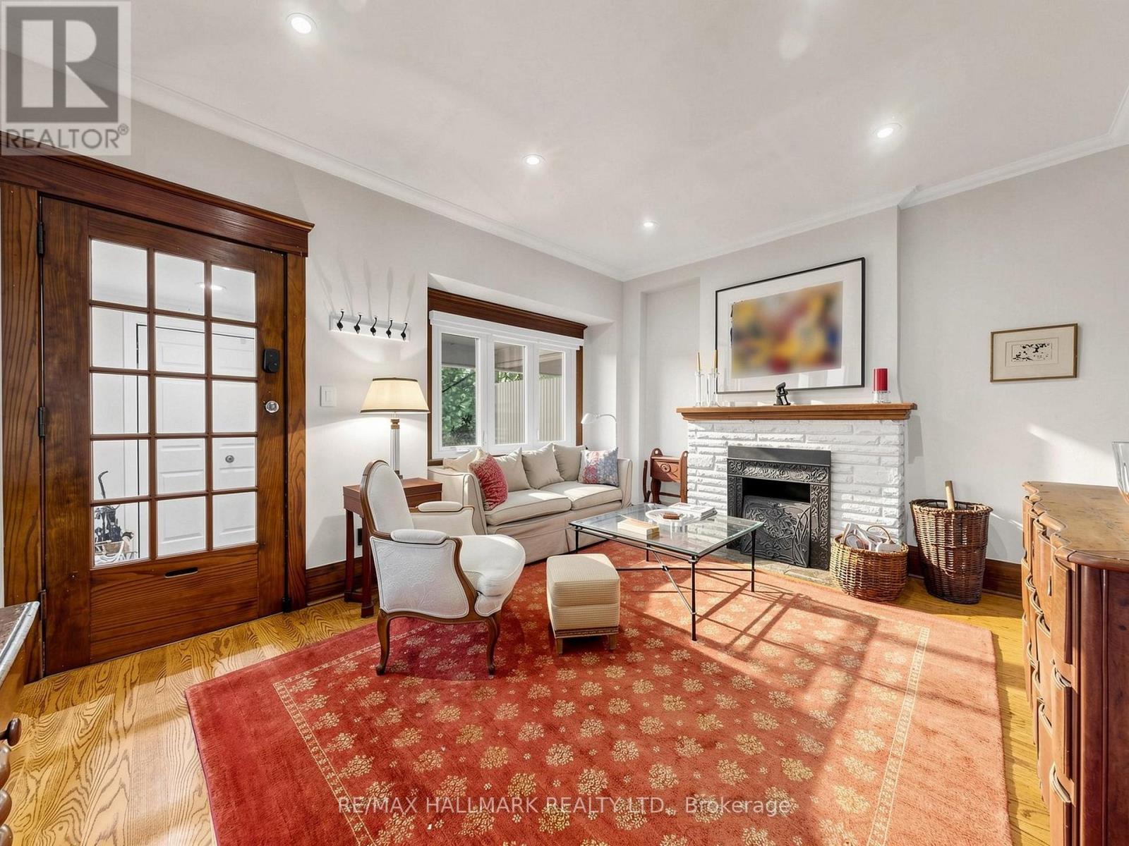 Main/second Floor - 20 Glenfern Avenue, Toronto, Ontario  M4E 1B7 - Photo 4 - E13777056