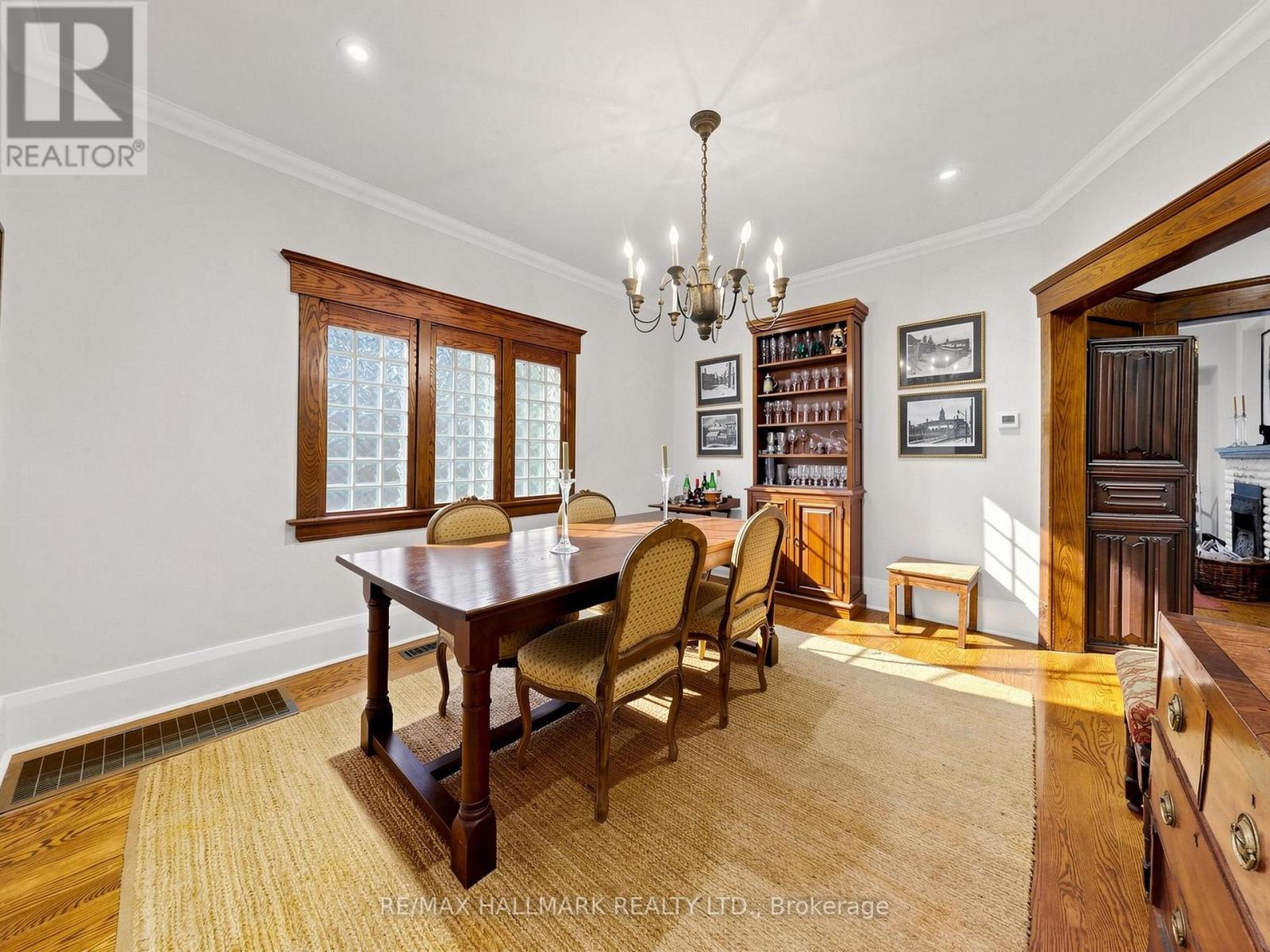 Main/second Floor - 20 Glenfern Avenue, Toronto, Ontario  M4E 1B7 - Photo 8 - E13777056