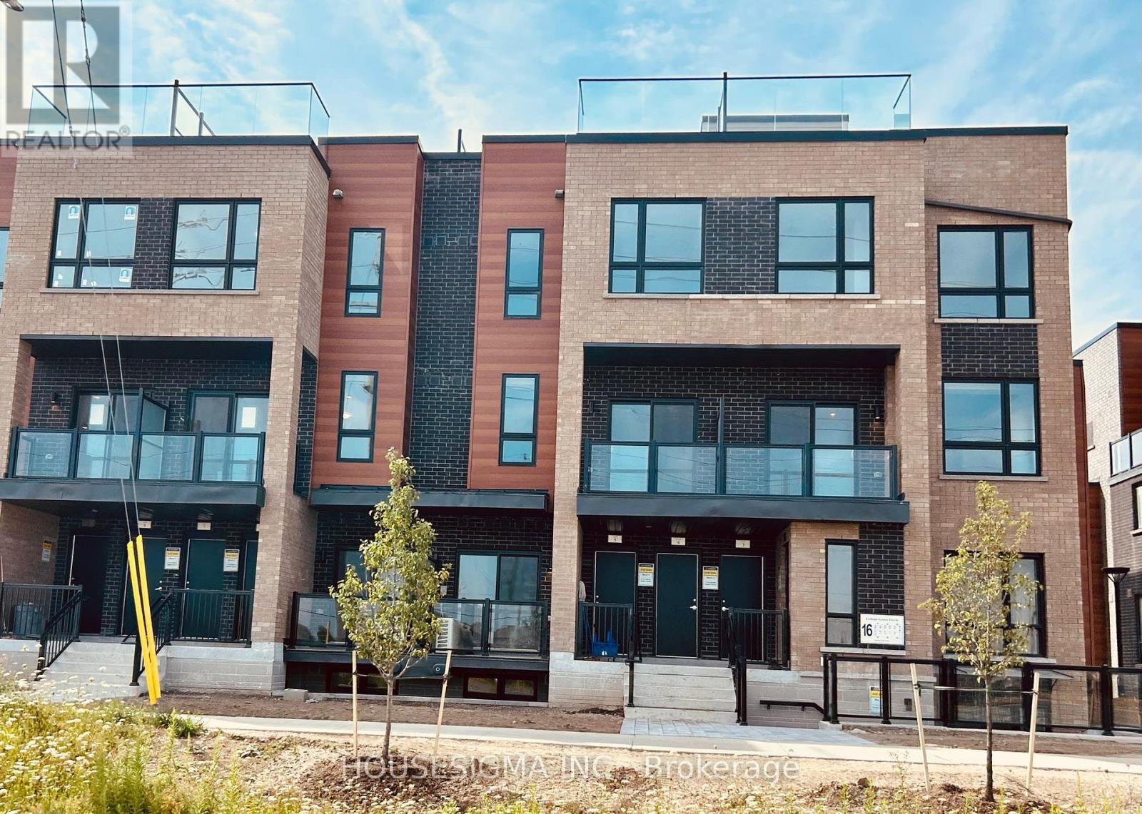 1 - 16 LYTHAM GREEN CIRC CIRCLE, Newmarket, Ontario