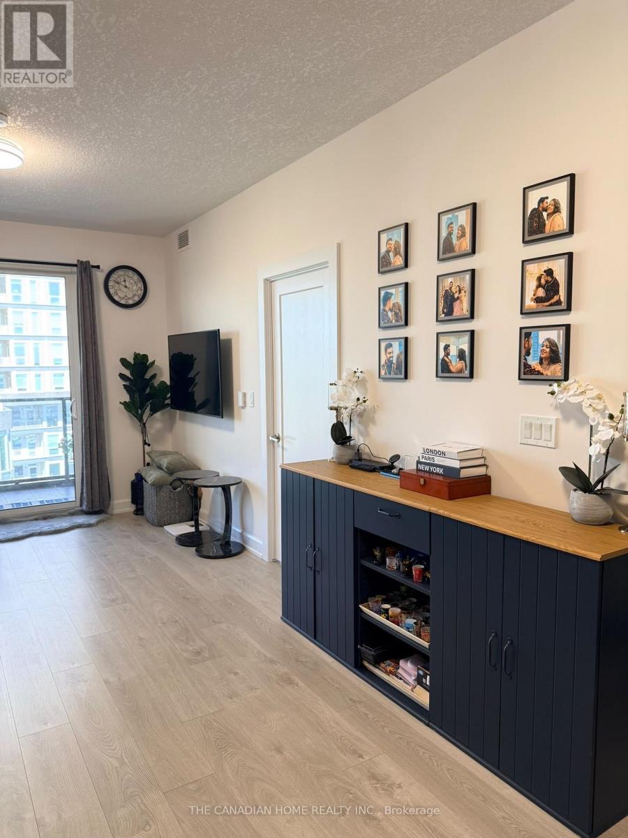1406 - 3220 William Coltson Avenue, Oakville, Ontario L6H 7X9 - Photo 2 - W13777064