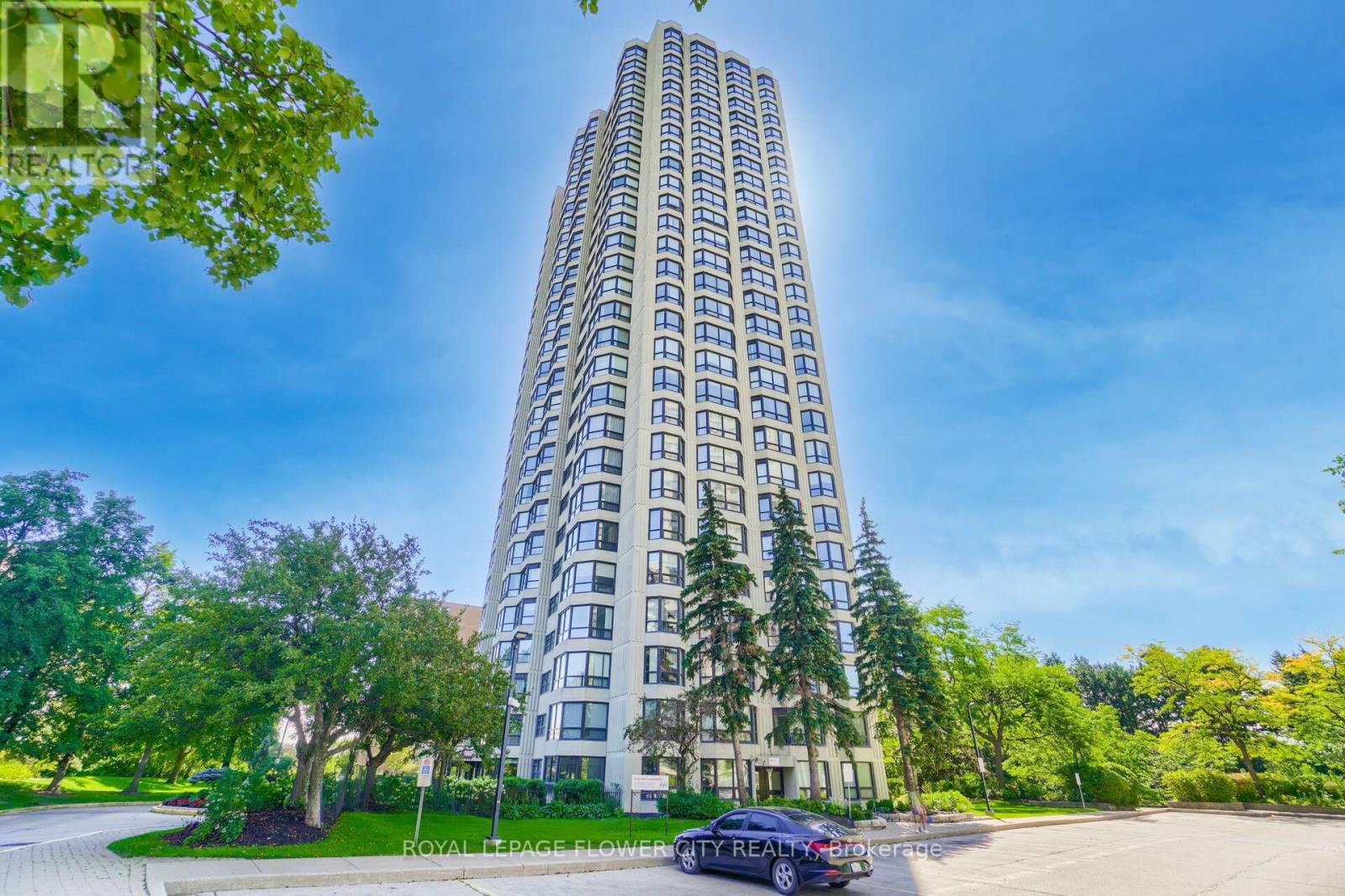 307 - 8 Lisa Street, Brampton, Ontario  L6T 4S6 - Photo 3 - W13777094