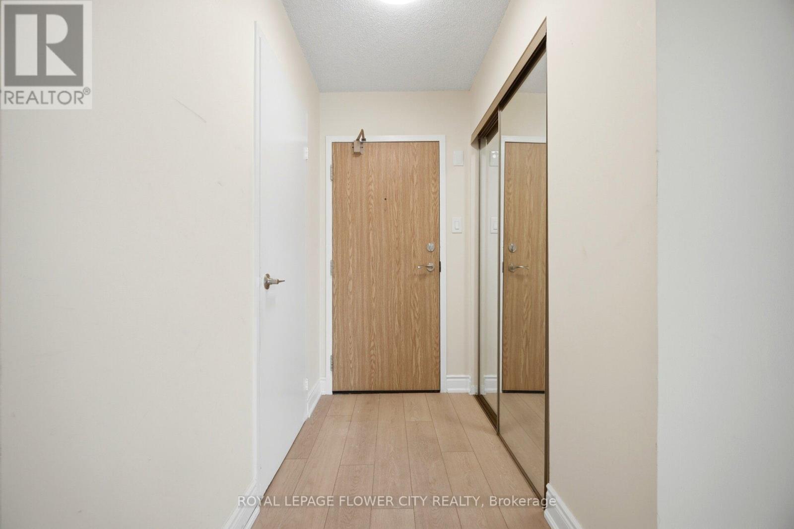 307 - 8 Lisa Street, Brampton, Ontario  L6T 4S6 - Photo 9 - W13777094