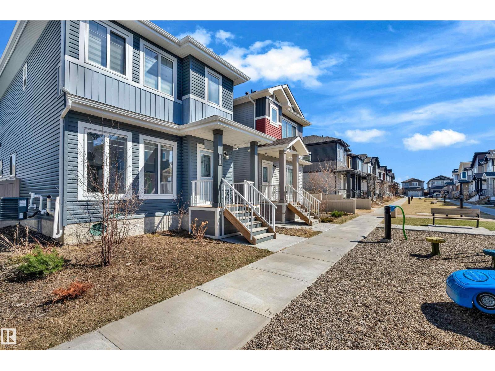 1750 25a St NW, Edmonton, Alberta  T6T 2H9 - Photo 2 - E4508466