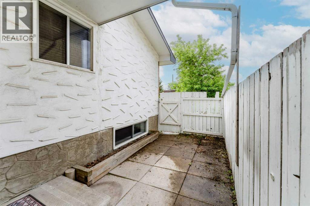 2906 Doverville Crescent SE, Calgary, Alberta  T2B 1T0 - Photo 38 - A2337441