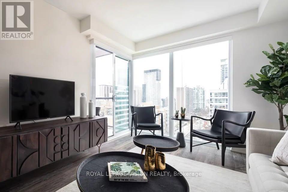 1604 - 25 Montgomery Avenue, Toronto, Ontario  M8X 1Z6 - Photo 3 - W13777076