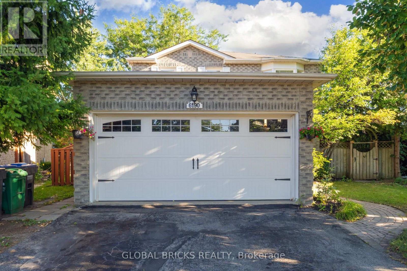 6190 Saltmarsh Court, Mississauga, Ontario  L5N 5V8 - Photo 1 - W13749124