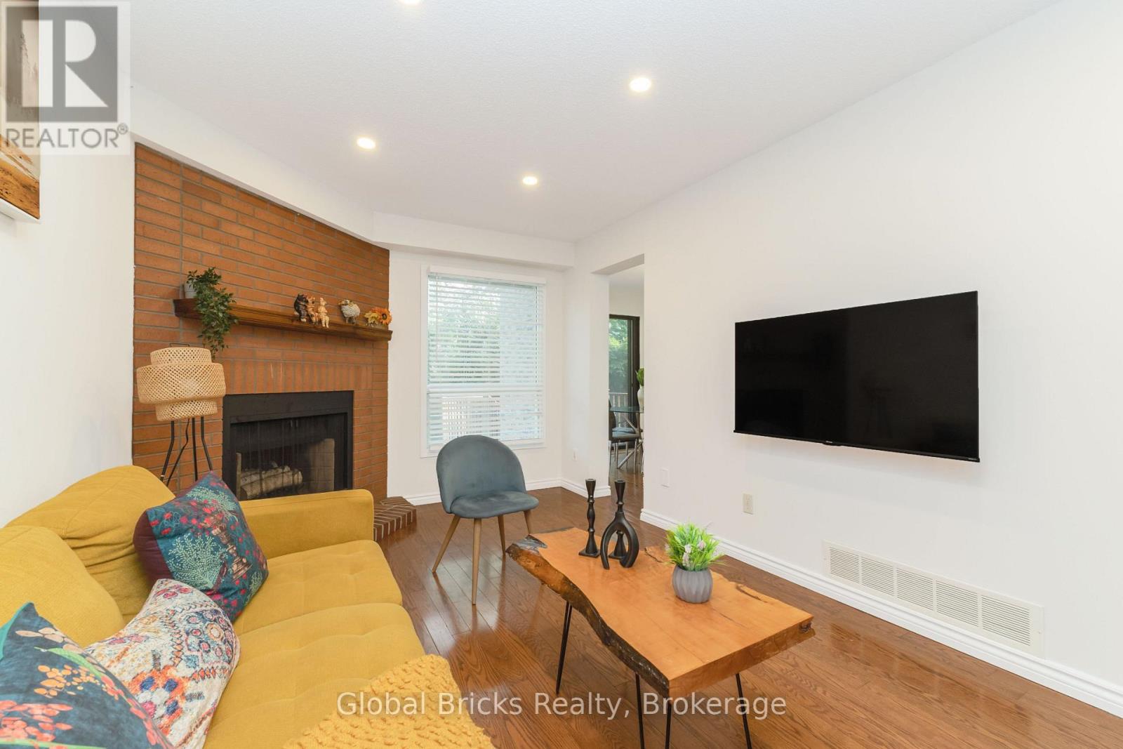 6190 Saltmarsh Court, Mississauga, Ontario  L5N 5V8 - Photo 11 - W13749124