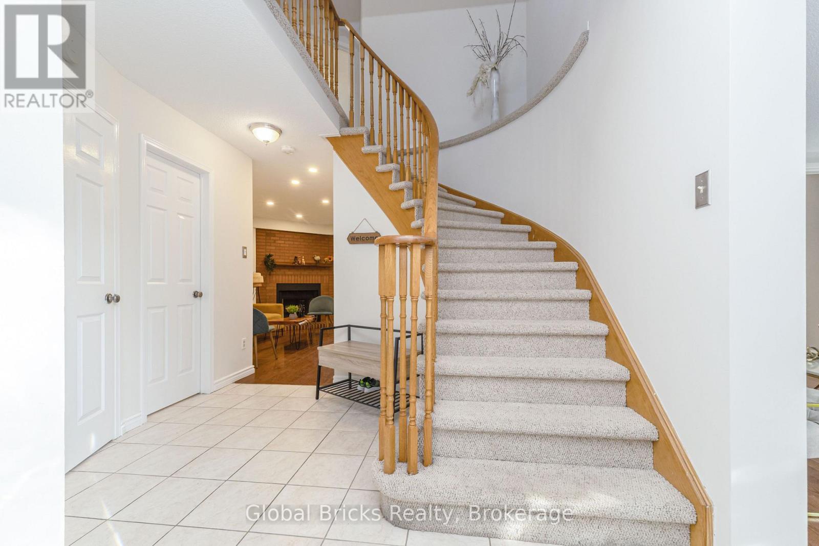 6190 Saltmarsh Court, Mississauga, Ontario  L5N 5V8 - Photo 17 - W13749124