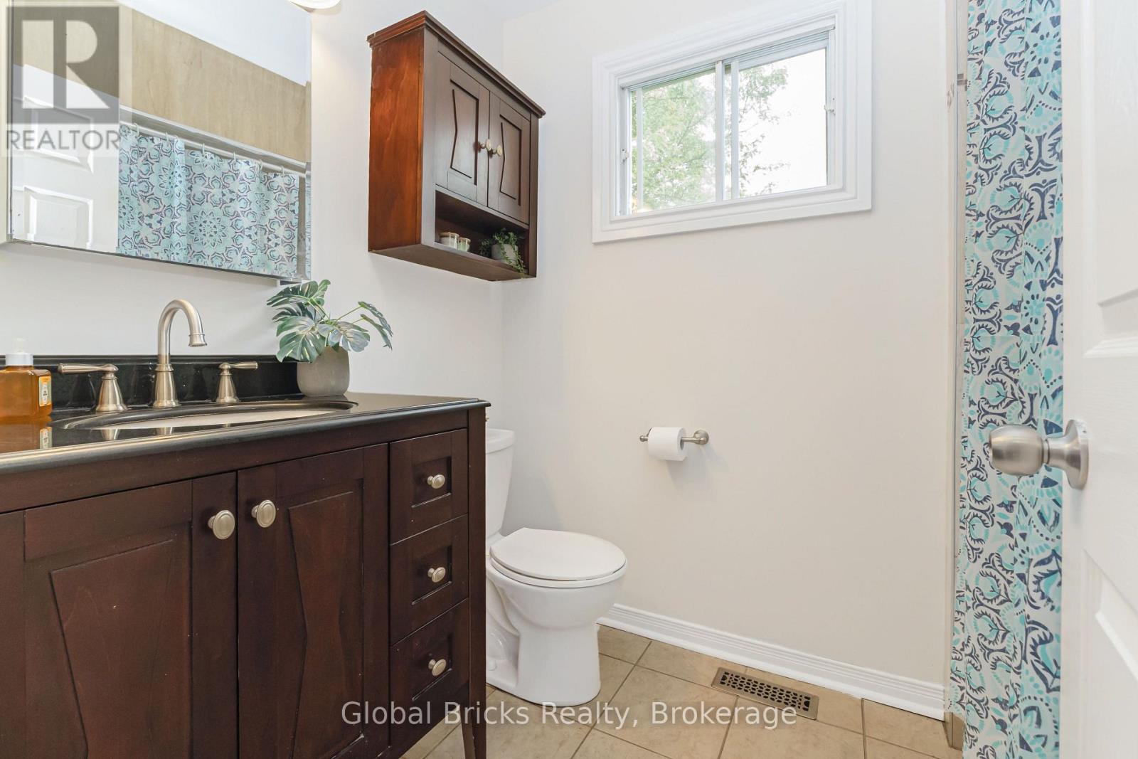 6190 Saltmarsh Court, Mississauga, Ontario  L5N 5V8 - Photo 23 - W13749124