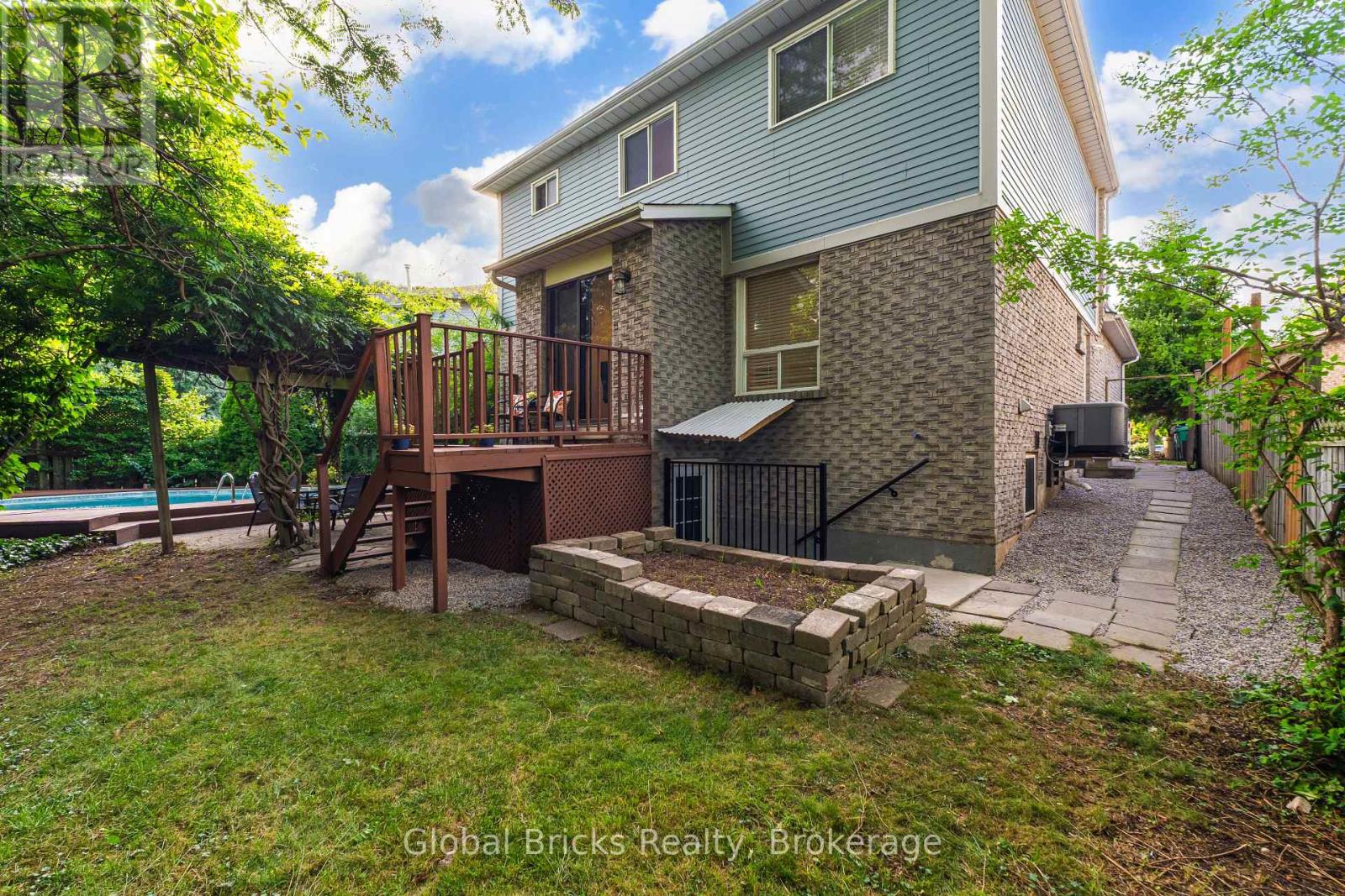 6190 Saltmarsh Court, Mississauga, Ontario  L5N 5V8 - Photo 38 - W13749124