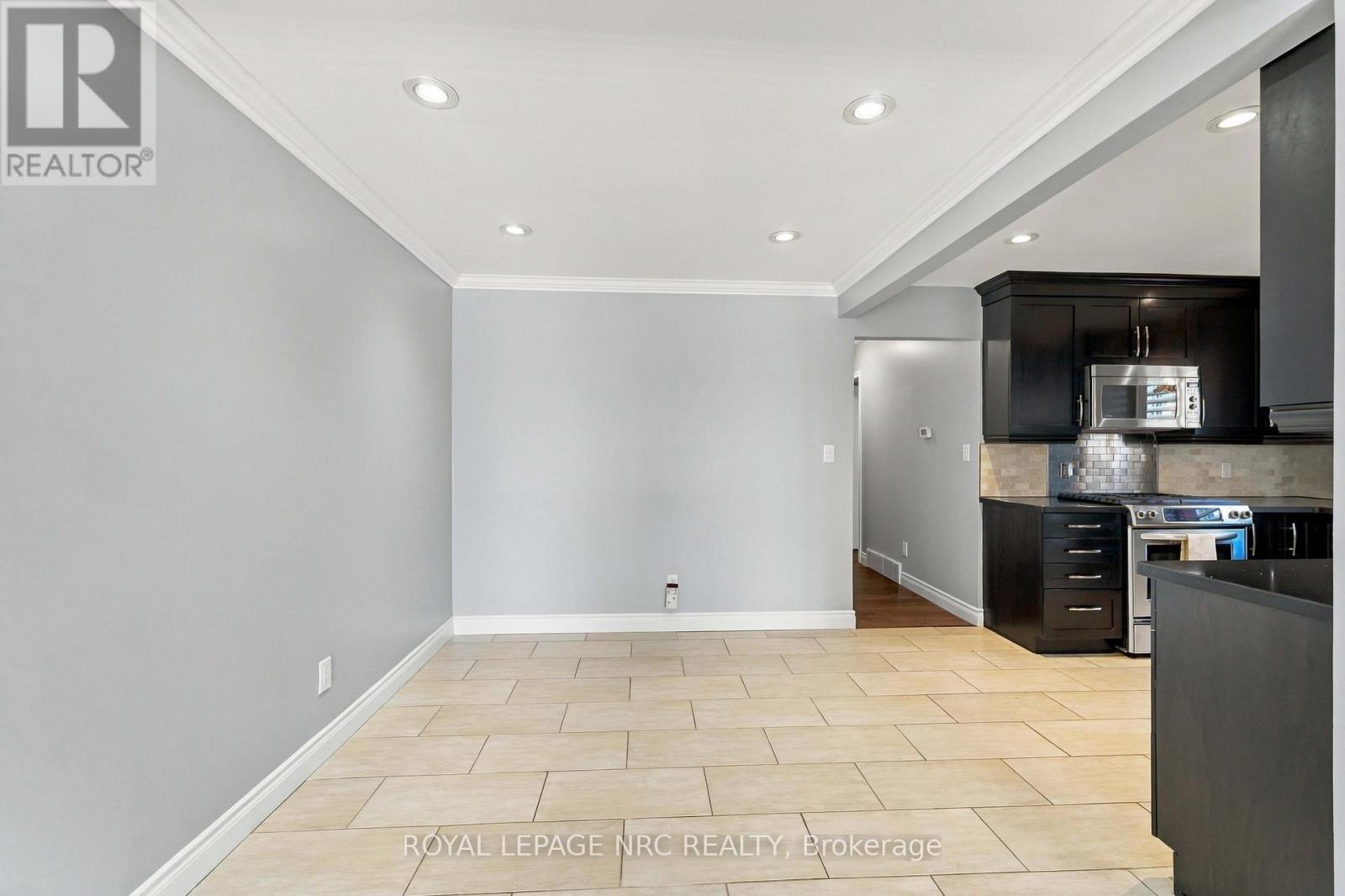 7689 Trackview Street, Niagara Falls (Ascot), Ontario L2H 2Z6 - Photo 9 - X13552330