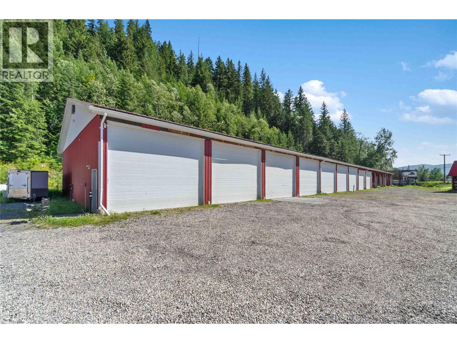 2054 Trans Canada Highway, Sicamous, British Columbia  V0E 2V0 - Photo 19 - 10391320