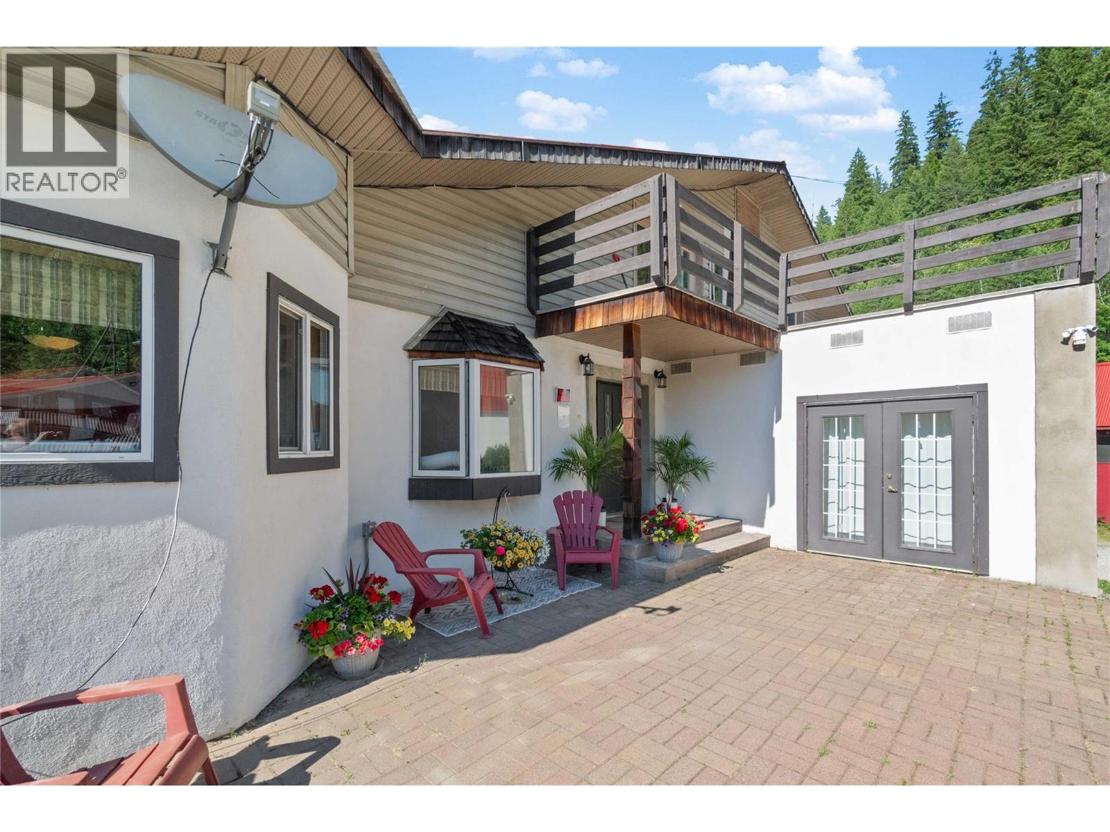 2054 Trans Canada Highway, Sicamous, British Columbia  V0E 2V0 - Photo 29 - 10391320