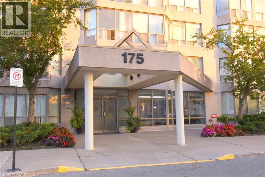 175 CEDAR Avenue Unit# 215, Richmond Hill, Ontario